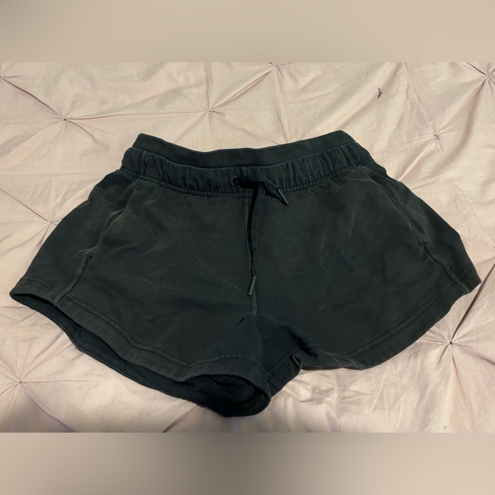 Lululemon Inner Glow Short Black Size 4